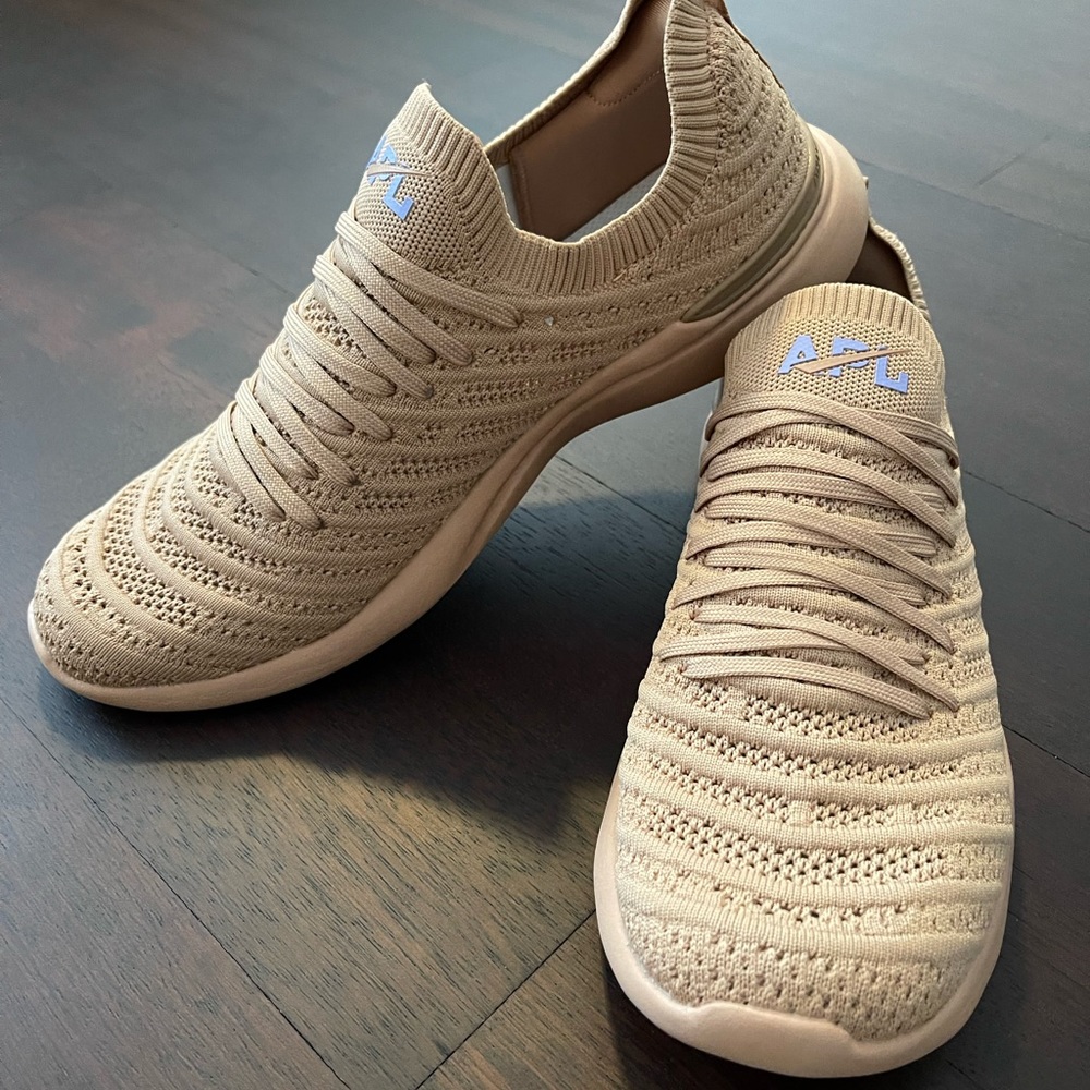 APL womens techloom wave